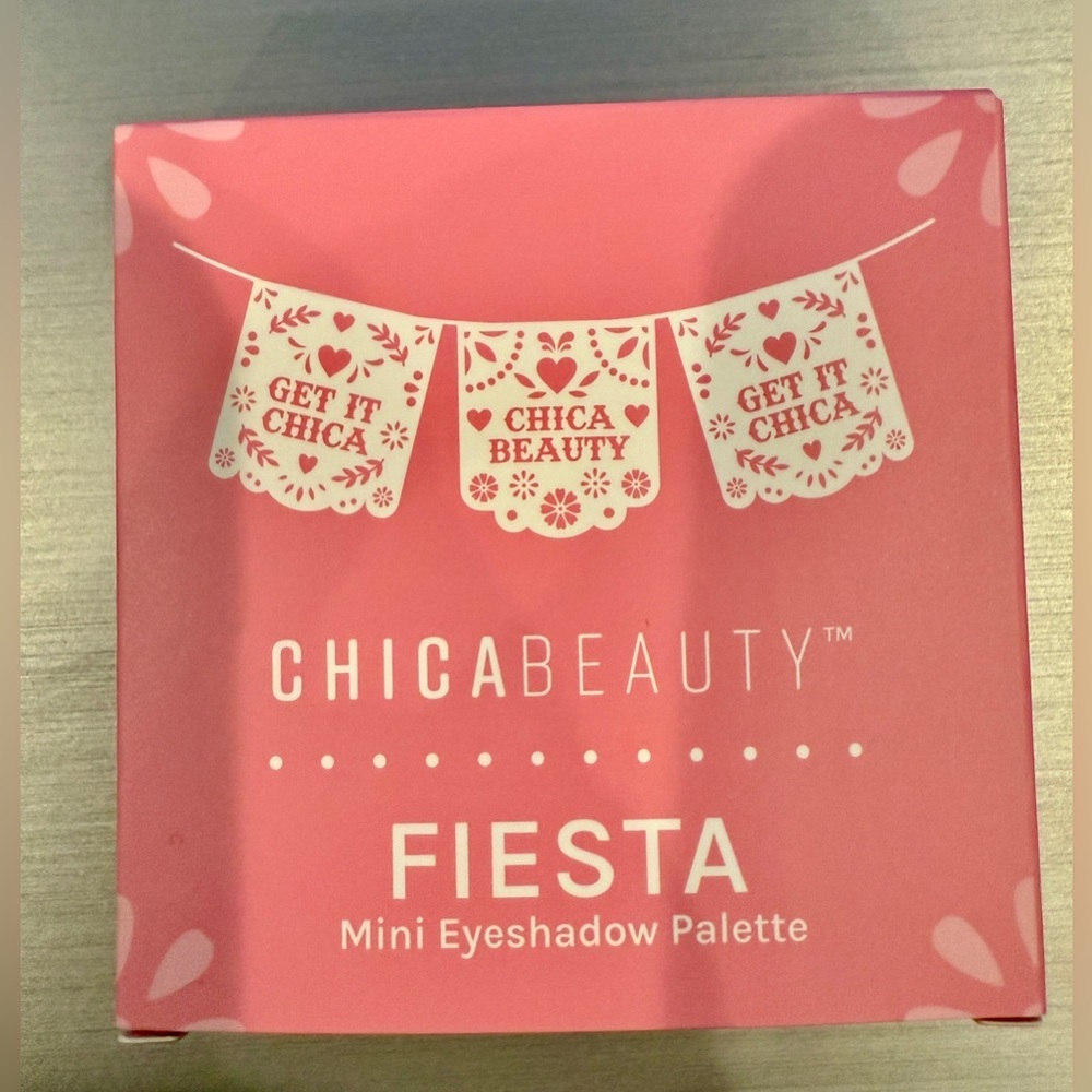 Chica Beauty Fiesta mini eyeshadow palette new